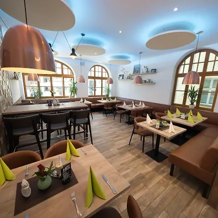 Altstadthotel Piazza 호텔 딘클스버