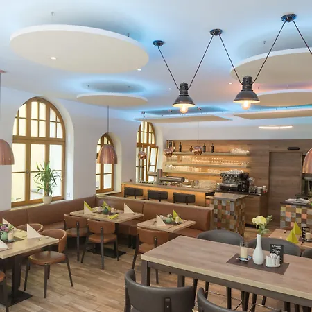מלון Altstadthotel Piazza