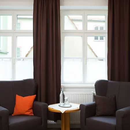 Altstadthotel Piazza ホテル ディンケルスビュール