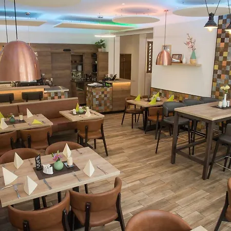 מלון Altstadthotel Piazza Dinkelsbühl