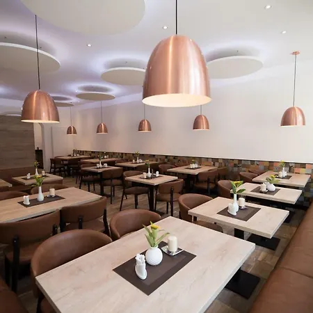 מלון Altstadthotel Piazza Dinkelsbühl