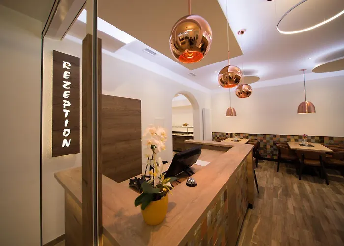 酒店 Altstadthotel Piazza 4*