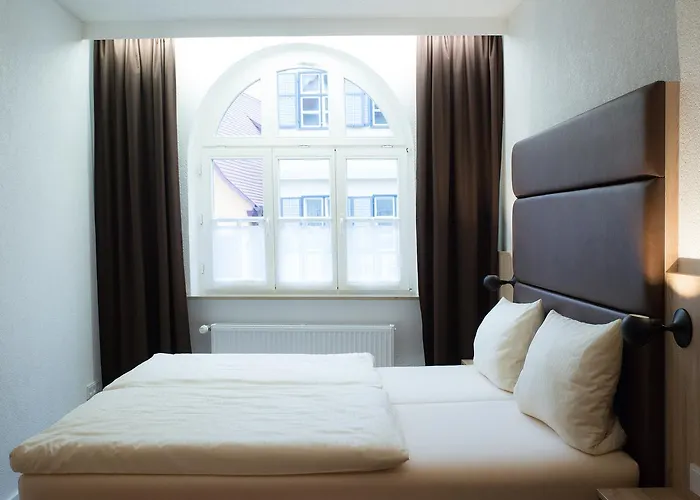 Altstadthotel Piazza 酒店 4*