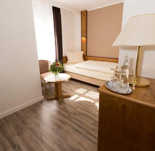 Altstadthotel Piazza ホテル ディンケルスビュール