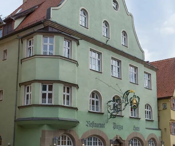 Altstadthotel Piazza 4* 丁克尔斯比尔