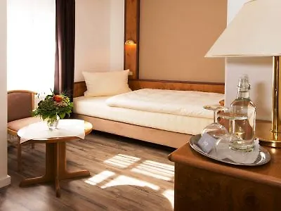 Altstadthotel Piazza ホテル 4*
